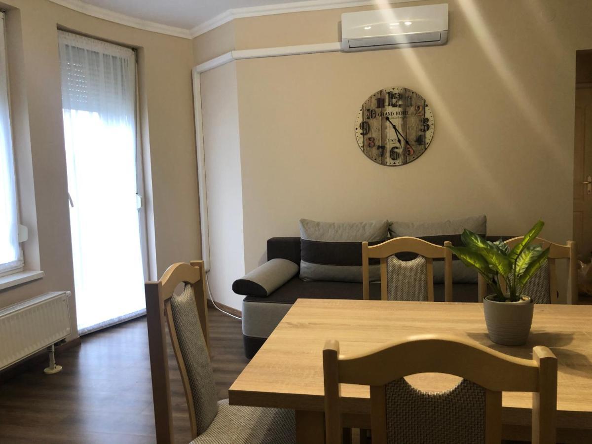 Alina Apartmanok Hajduszoboszlo Exterior photo