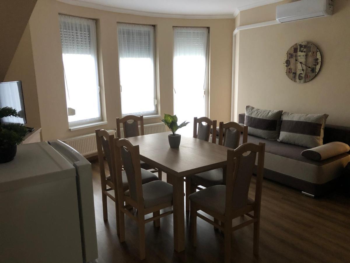 Alina Apartmanok Hajduszoboszlo Exterior photo