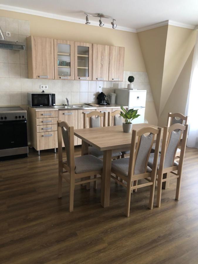 Alina Apartmanok Hajduszoboszlo Exterior photo