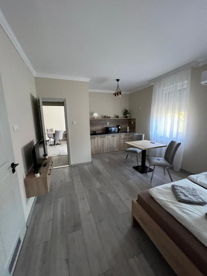 Alina Apartmanok Hajduszoboszlo Exterior photo