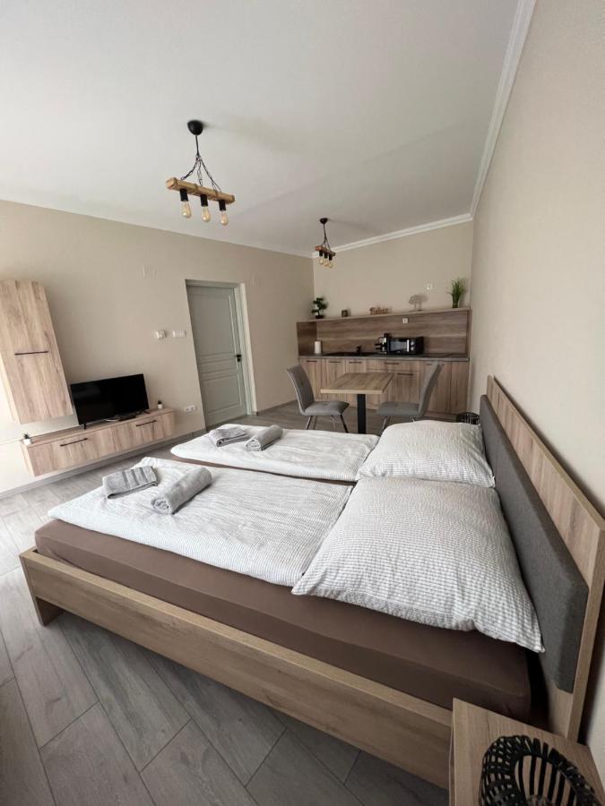 Alina Apartmanok Hajduszoboszlo Exterior photo