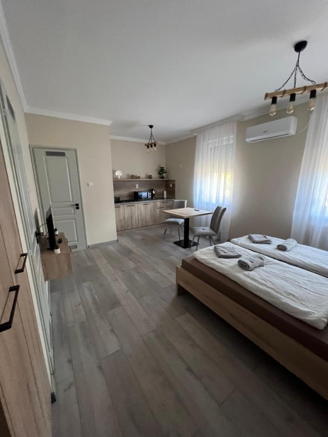 Alina Apartmanok Hajduszoboszlo Exterior photo